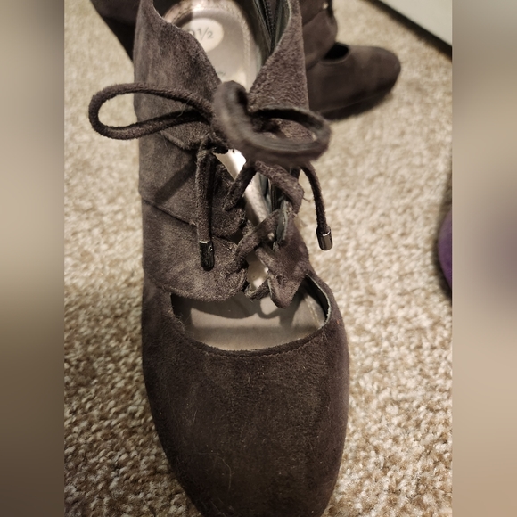 Impo Brown Lace Up Heels Booties Size 9.5 - Picture 6 of 13